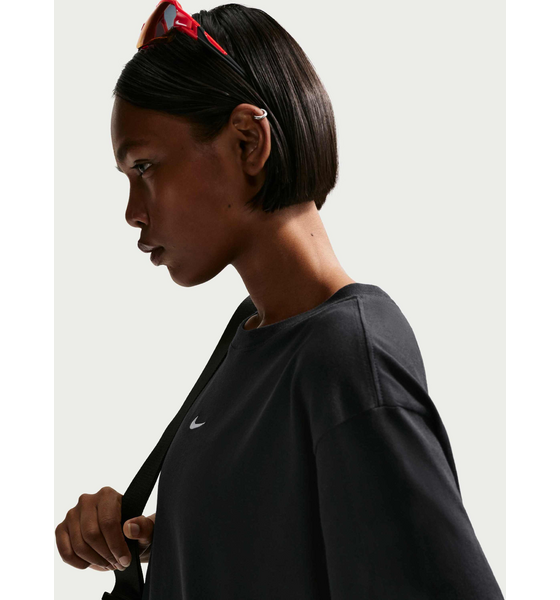 NIKE Women's Oversized T-shirt Sportswear Classic på