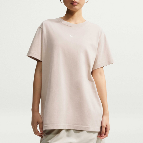 NIKE Women's Oversized T-shirt Sportswear Classic på