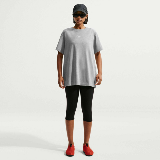 NIKE Women's Oversized T-shirt Sportswear Classic på