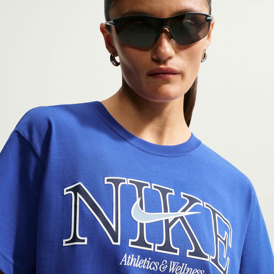 NIKE Women's Oversized T-shirt Sportswear Classic på