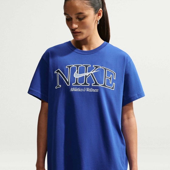 NIKE Women's Oversized T-shirt Sportswear Classic på