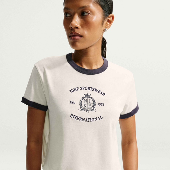 NIKE Women's Ringer T-shirt Sportswear på