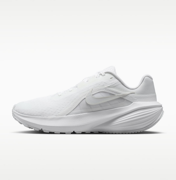 NIKE Women's Road Running Shoe Downshifter 14 på