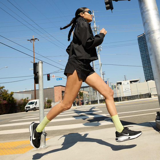 NIKE Women's Road Running Shoes Journey Run på