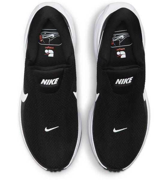 NIKE Women's Road Running Shoes Revolution 8 Easyon på