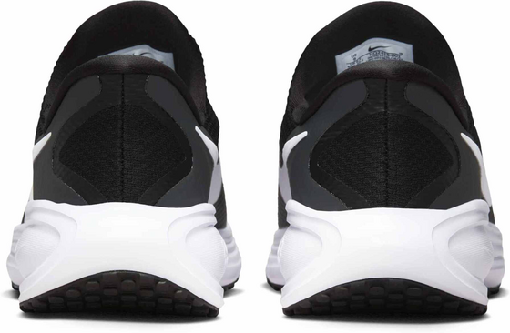 NIKE Women's Road Running Shoes Revolution 8 Easyon på