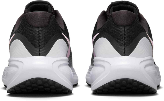 NIKE Women's Road Running Shoes Revolution 8 på