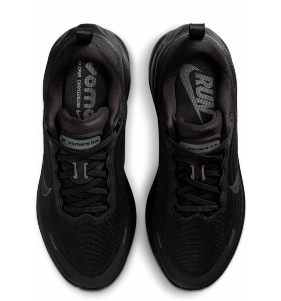 NIKE Women's Road Running Shoes Vomero Plus på