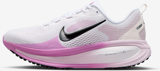 NIKE Women's Road Running Shoes (wide) Vomero 18 på
