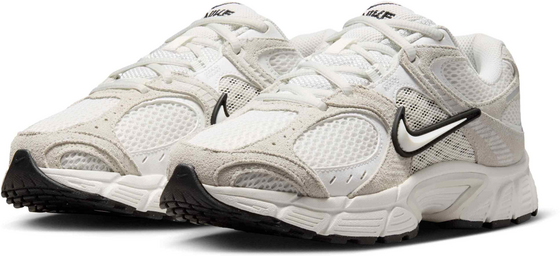 NIKE Women's Shoes V5 Rnr Suede på