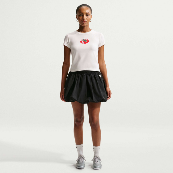 NIKE Women's Slim Mod-cropped T-shirt Sportswear Chill Knit på