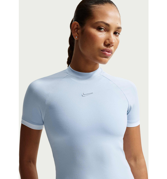 NIKE Women's Slim Short-sleeve Top Sportswear på
