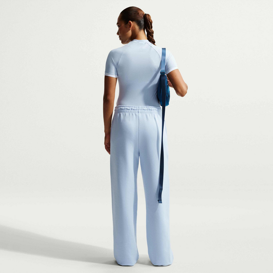 NIKE Women's Slim Short-sleeve Top Sportswear på