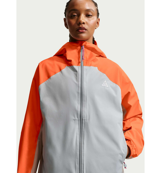 NIKE Women's Storm-fit Adv Jacket Acg 'phantazma' på