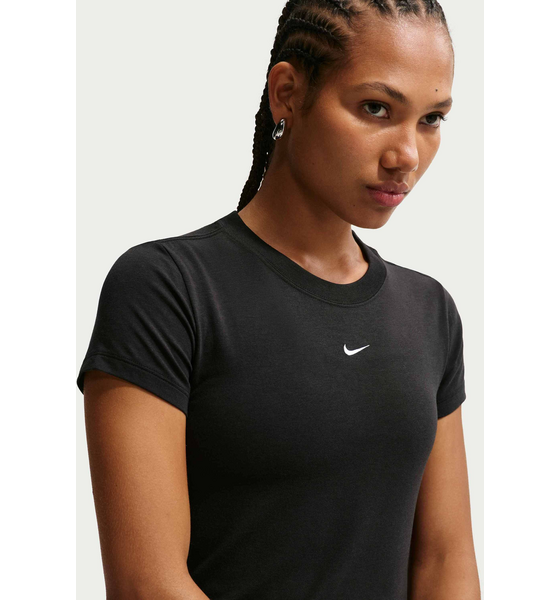 NIKE Women's T-shirt Sportswear Chill Knit på