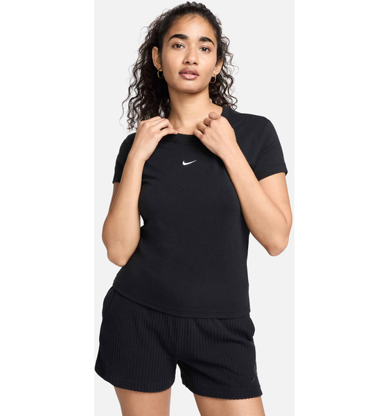 NIKE Women's T-shirt Sportswear Chill Knit på