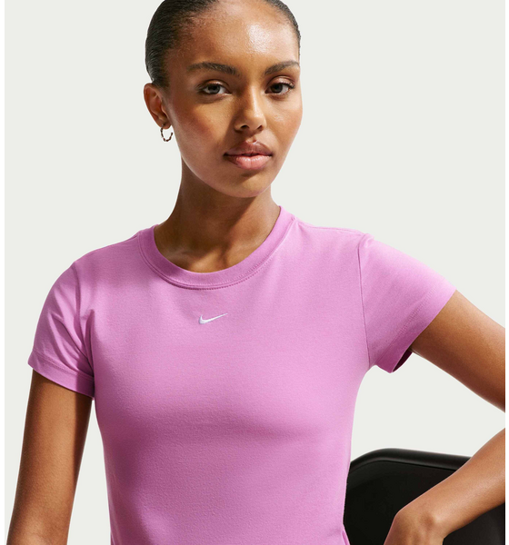 NIKE Women's T-shirt Sportswear Chill Knit på