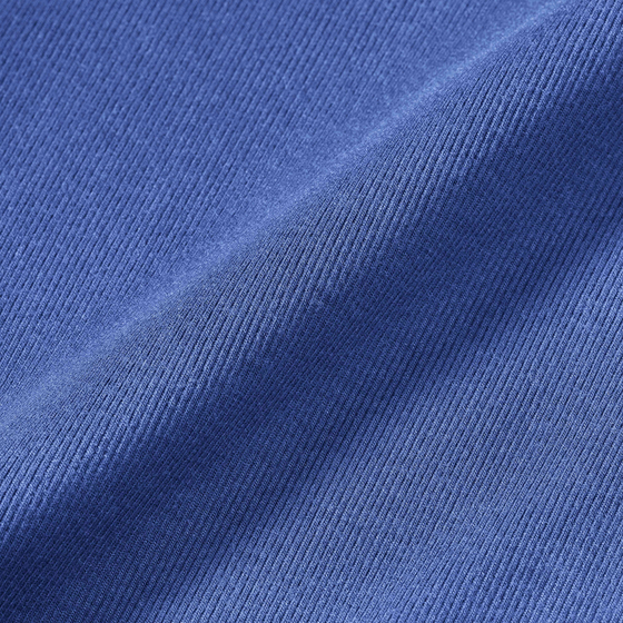 NIKE Women's T-shirt Sportswear Chill Knit på