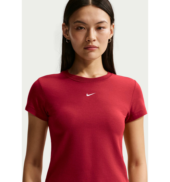 NIKE Women's T-shirt Sportswear Chill Knit på