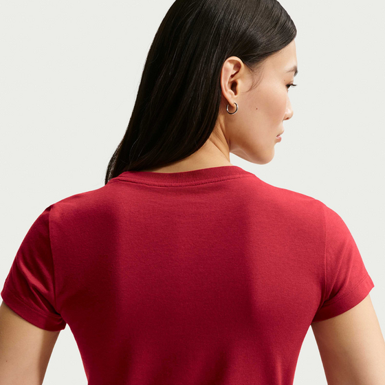 NIKE Women's T-shirt Sportswear Chill Knit på