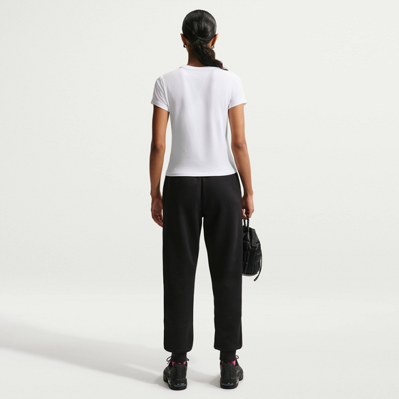 NIKE Women's T-shirt Sportswear Chill Knit på