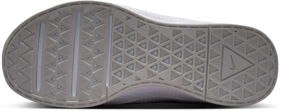 NIKE Women's Training Shoes Mc Trainer 4 på