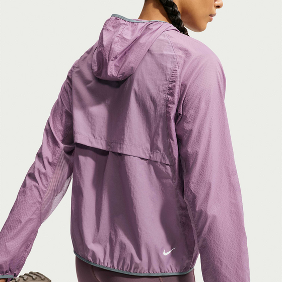 NIKE Women's Uv Protection Trail-running Jacket Acg Aireez på