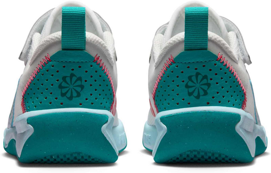 NIKE Younger Kids' Shoes Omni Multi-court på