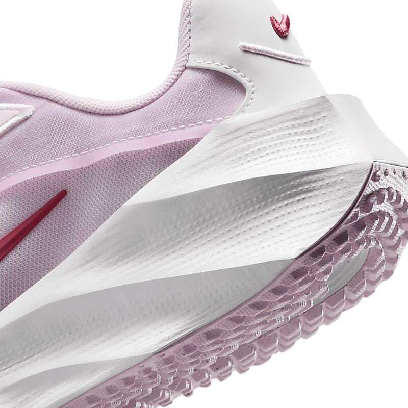 NIKE W Aura Edge Women's Shoes på