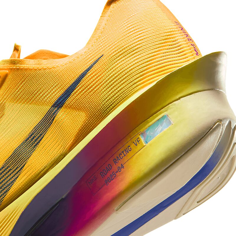 NIKE M ZoomX Vaporfly 4 på