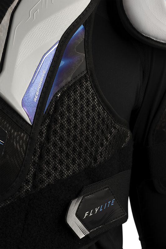 BAUER S25 Vapor Flylite Shoulder Pad-sr på