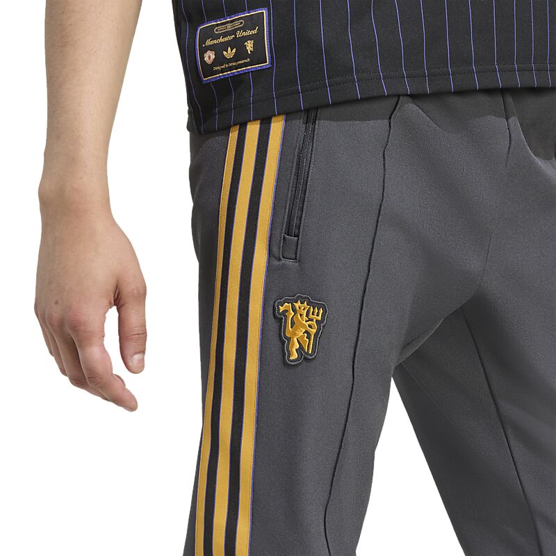 ADIDAS ORIGINALS Mufc Icon Tp på