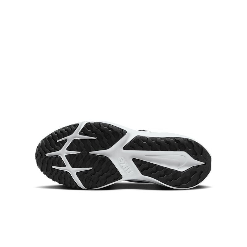NIKE J Star Runner 4 Gs på