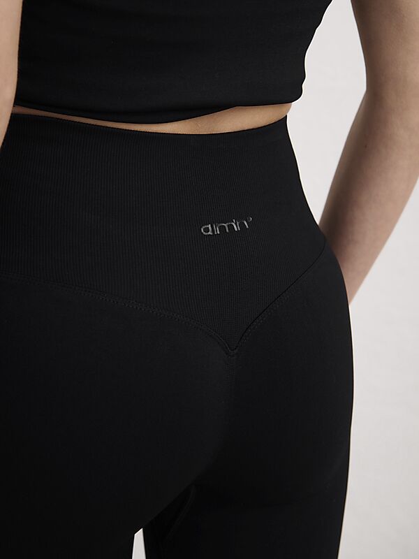 AIM´N SHAPE SEAMLESS CAPRI TIGHTS på