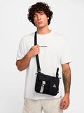 NIKE ACG ACG DAYMAX CROSSBODY BAG (3L) på