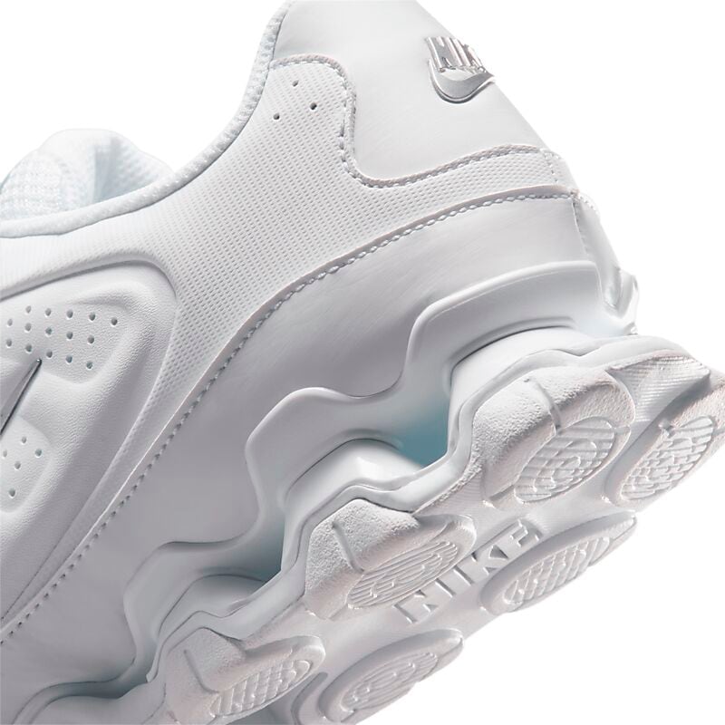 NIKE W NIKE REAX 8 NSW SL på