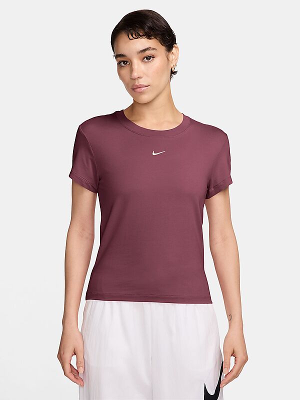 NIKE Women's T-shirt Sportswear Chill Knit på