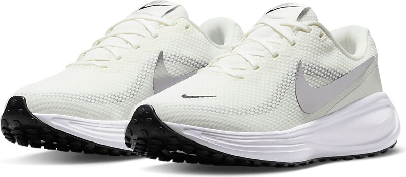 NIKE W Revolution 8 på