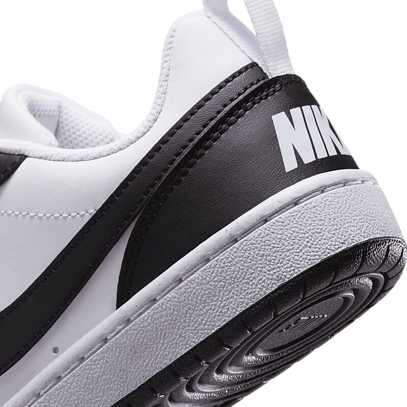 NIKE J Court Borough Low Rec Gs på