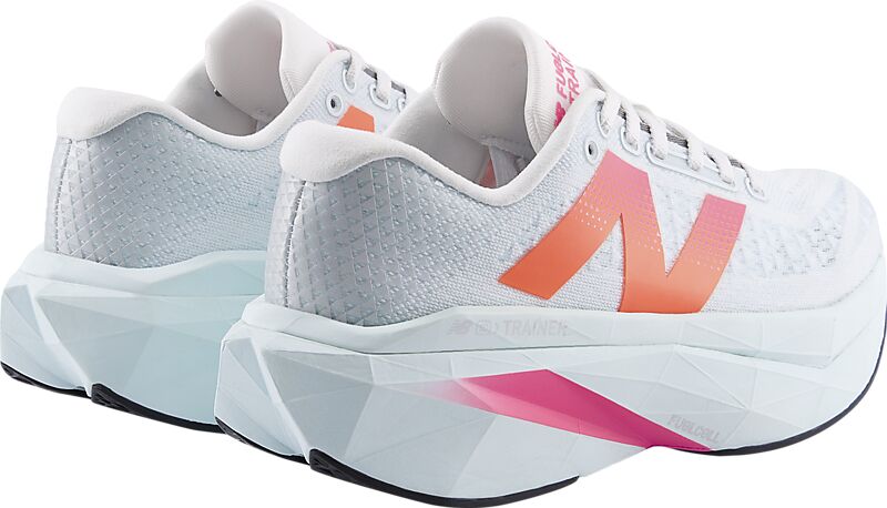 NEW BALANCE W FUELCELL SC TRAINER V3 på