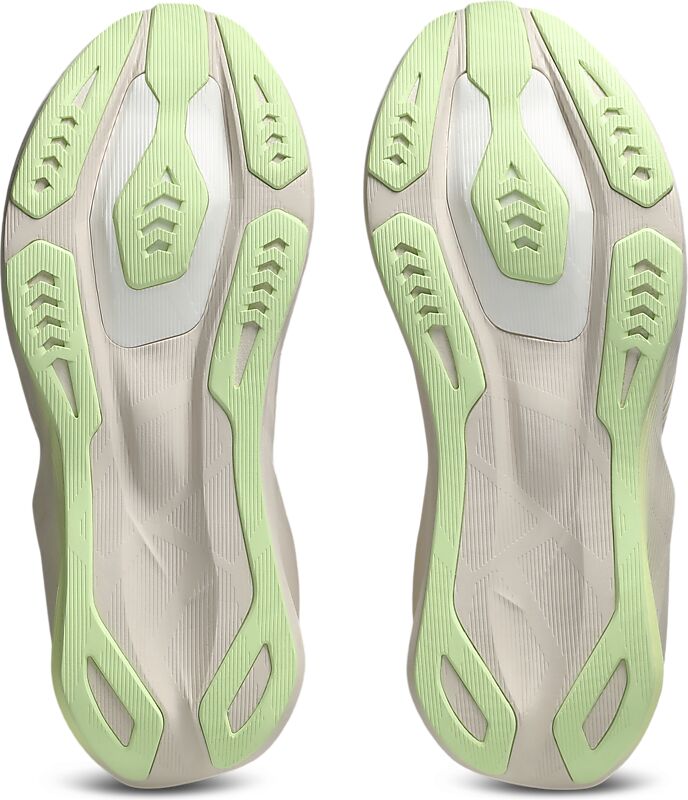 ASICS W NOVABLAST 6 på