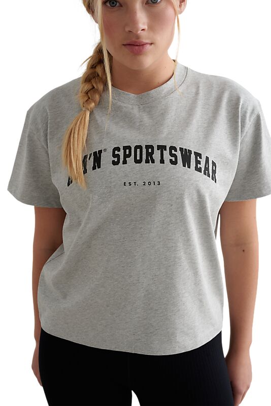 AIM´N W Varsity Boxy T-shirt på