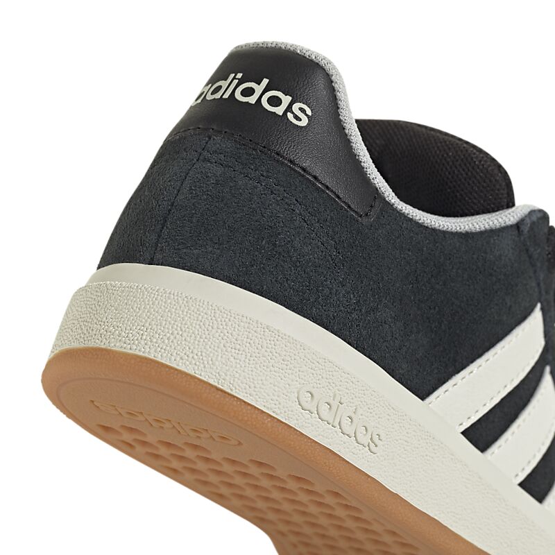 ADIDAS J Grand Court 00S K på