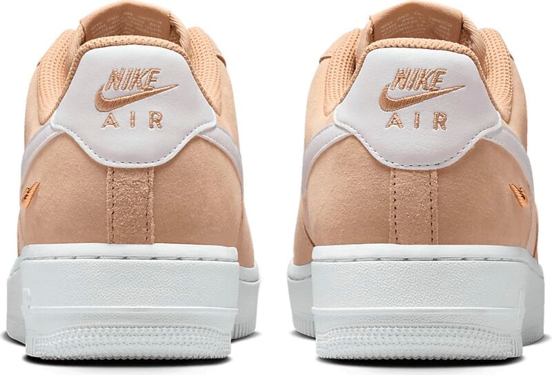 NIKE W AIR FORCE 1 '07 LOW SE på