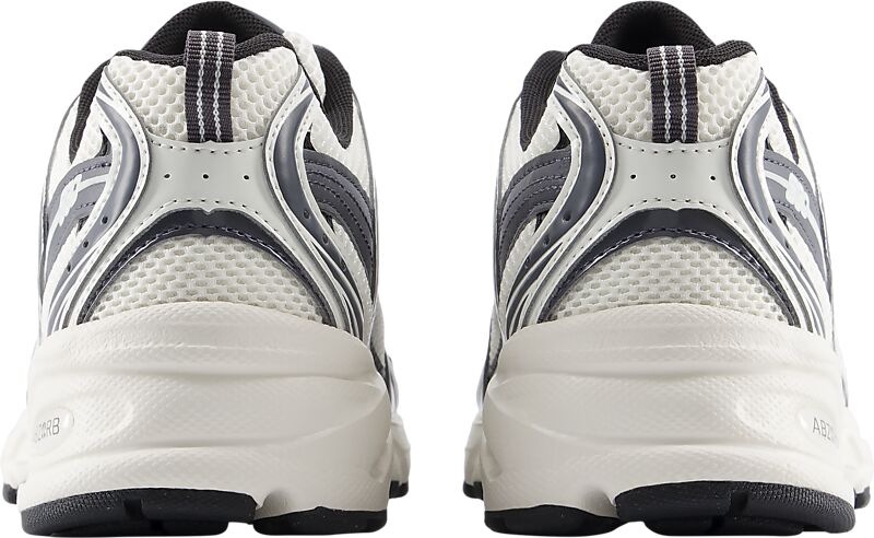 NEW BALANCE W 530 på