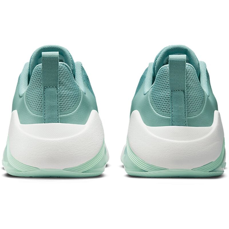 NIKE W Bella 7 på