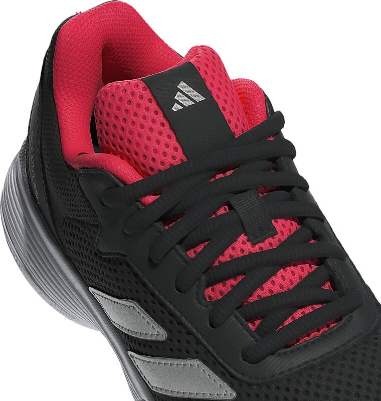 ADIDAS Courtflash K på