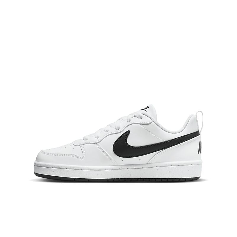NIKE J Court Borough Low Rec Gs på