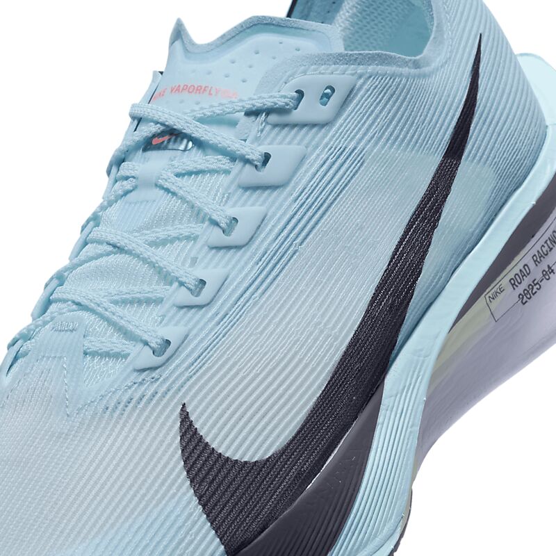NIKE W Zoomx Vaporfly Next% 4 på