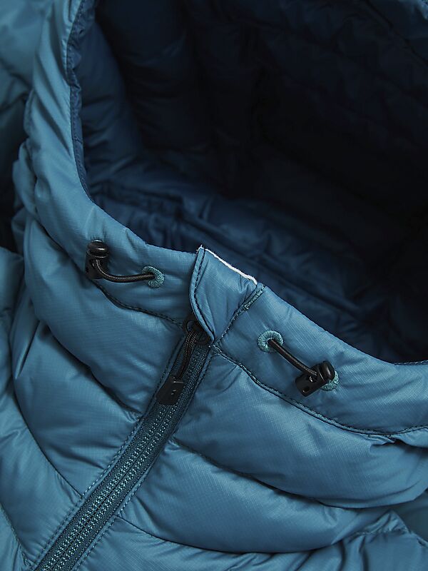 PEAK PERFORMANCE W Frost Down Hood Jkt på